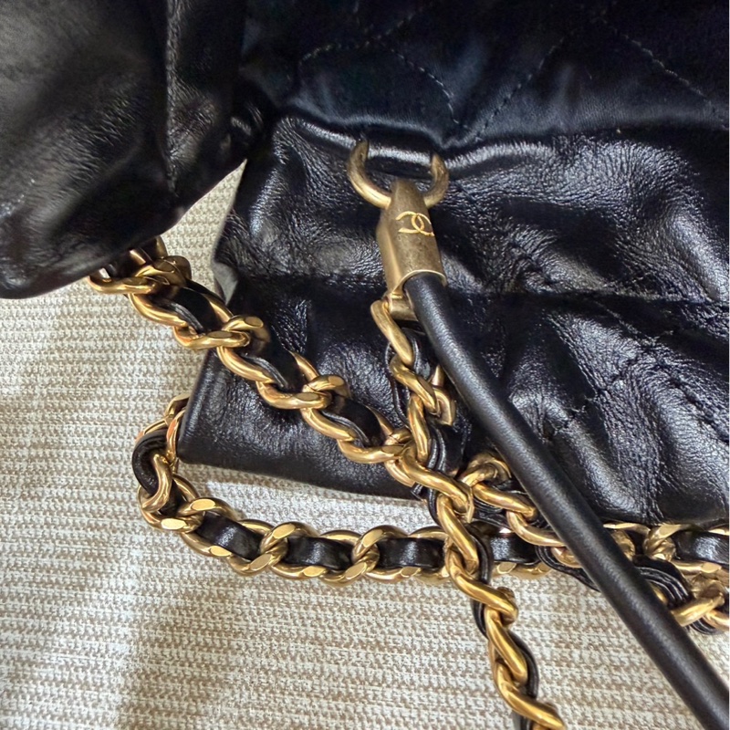 香奈兒 Chanel 22bag mini 黑金-23