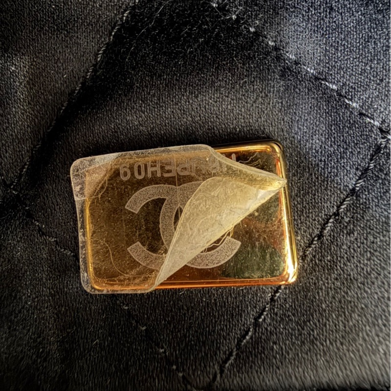 香奈兒 Chanel 22bag mini 黑金-27