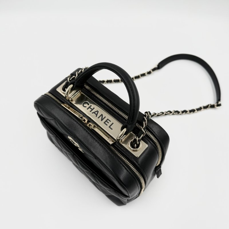 CHANEL - 黑色羊皮Trendycc雙拉鍊保齡球包╻ 小號-5