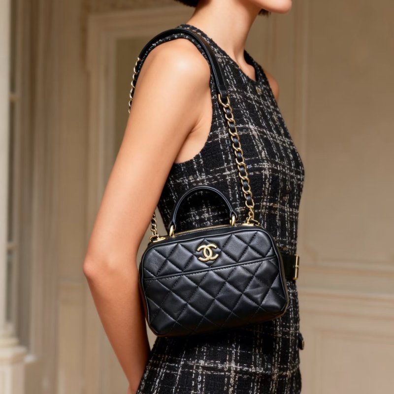 CHANEL - 黑色羊皮Trendycc雙拉鍊保齡球包╻ 小號-7