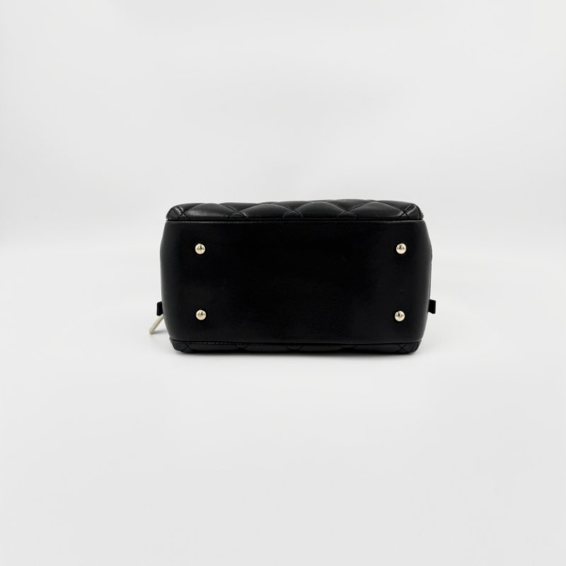 CHANEL - 黑色羊皮Trendycc雙拉鍊保齡球包╻ 小號-9