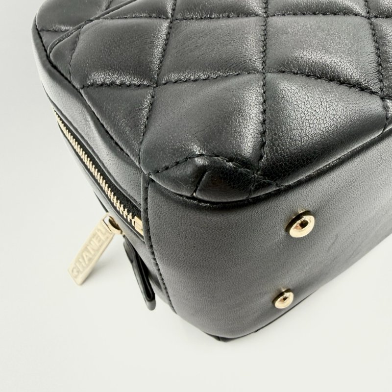 CHANEL - 黑色羊皮Trendycc雙拉鍊保齡球包╻ 小號-10