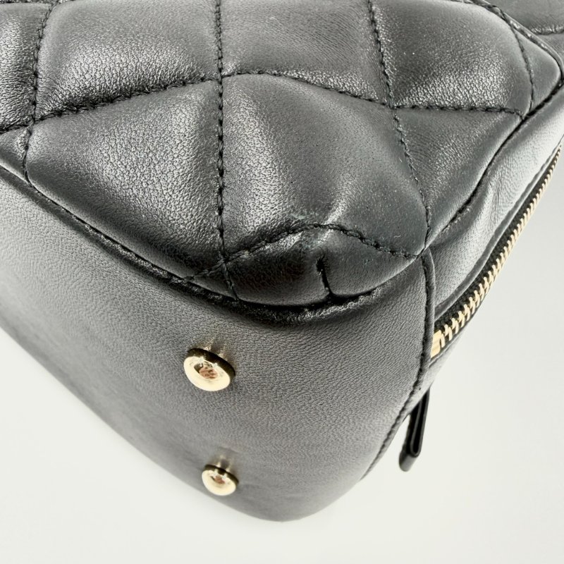 CHANEL - 黑色羊皮Trendycc雙拉鍊保齡球包╻ 小號-11