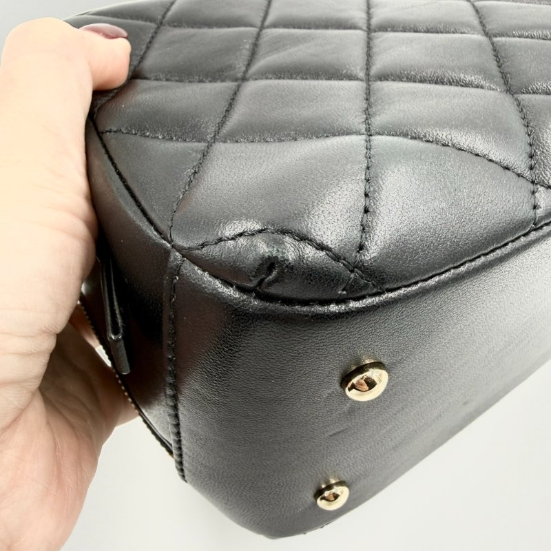 CHANEL - 黑色羊皮Trendycc雙拉鍊保齡球包╻ 小號-12