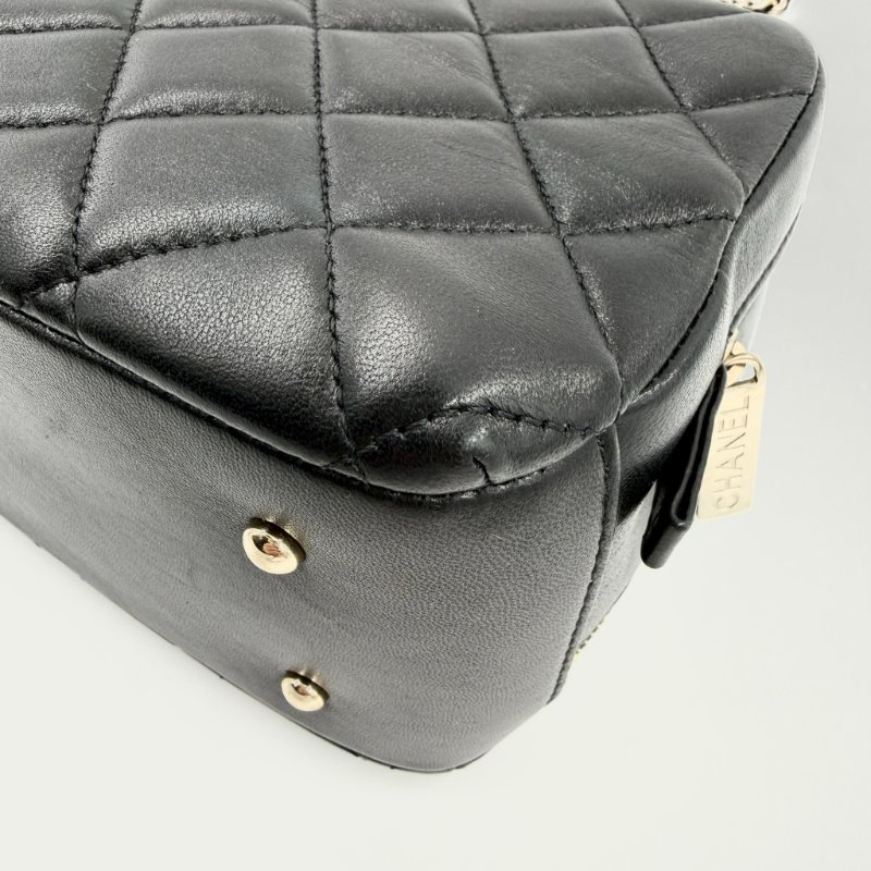 CHANEL - 黑色羊皮Trendycc雙拉鍊保齡球包╻ 小號-13