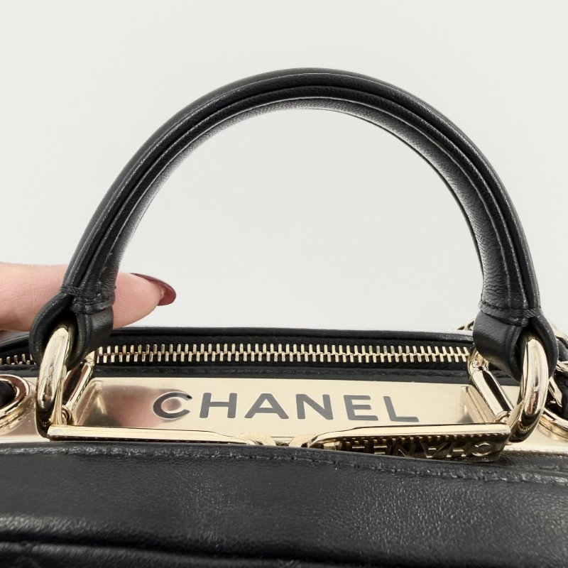 CHANEL - 黑色羊皮Trendycc雙拉鍊保齡球包╻ 小號-15