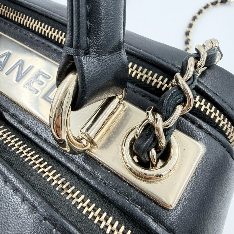 CHANEL - 黑色羊皮Trendycc雙拉鍊保齡球包╻ 小號-25