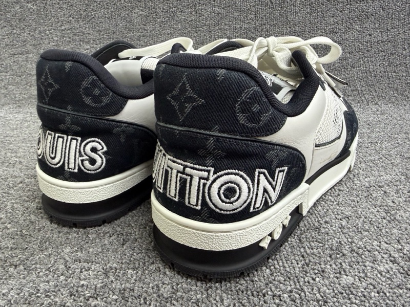 LOUIS VUITTON LV Trainer 黑白牛仔 魔術貼 熊貓 42碼-2