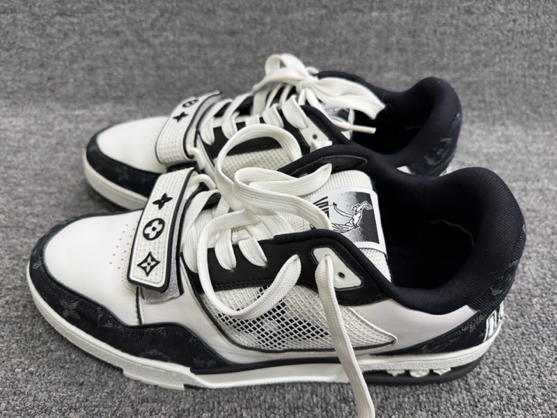 LOUIS VUITTON LV Trainer 黑白牛仔 魔術貼 熊貓 42碼-3