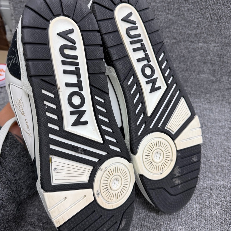 LOUIS VUITTON LV Trainer 黑白牛仔 魔術貼 熊貓 42碼-6
