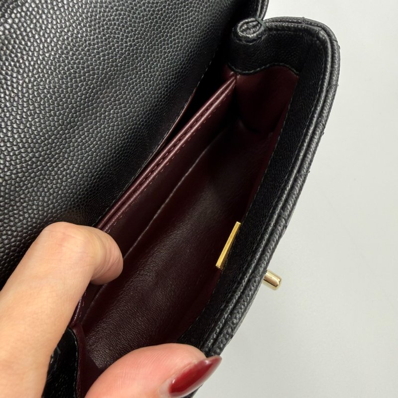 CHANEL -黑色淡金釦荔枝皮╻Mini Coco Handle-19