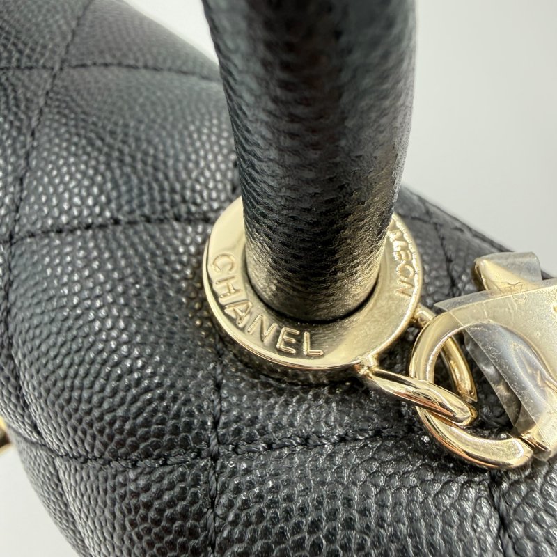CHANEL -黑色淡金釦荔枝皮╻Mini Coco Handle-23