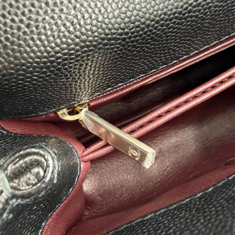 CHANEL -黑色淡金釦荔枝皮╻Mini Coco Handle-26
