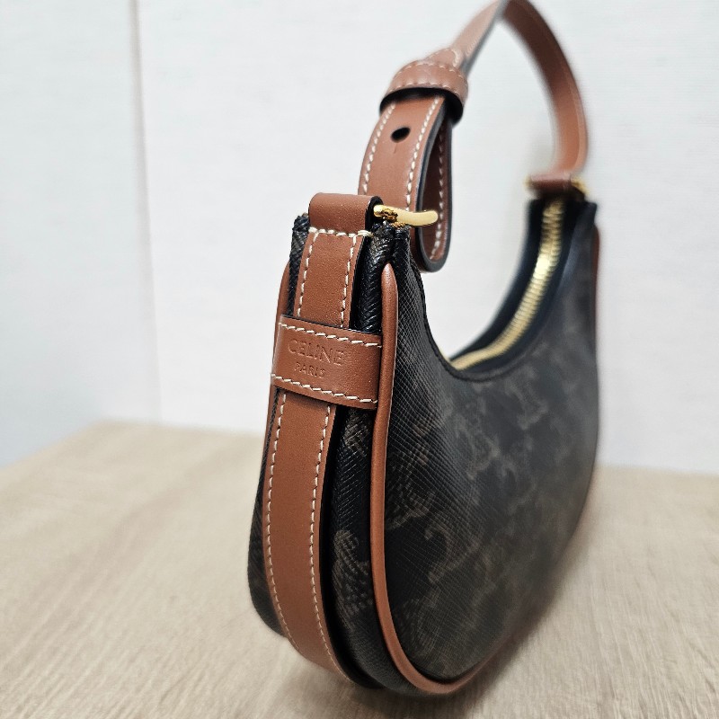 [新年回饋出清🧧] Celine凱旋門AvaTriomphe Mini半月手提包-1