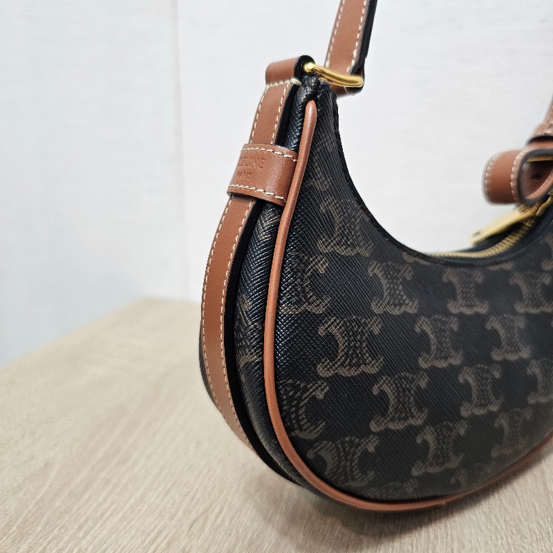 [新年回饋出清🧧] Celine凱旋門AvaTriomphe Mini半月手提包-2