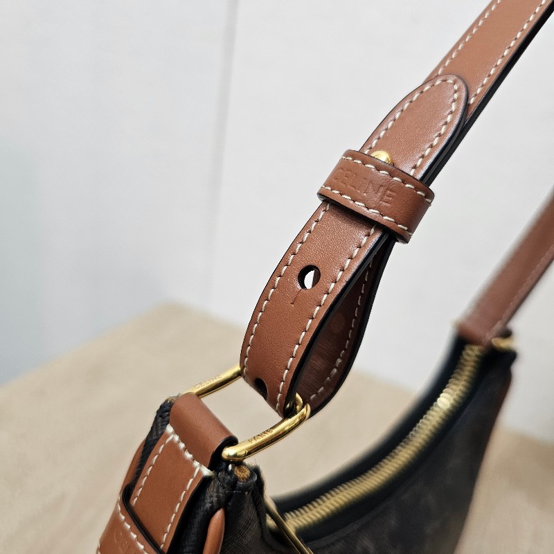 [新年回饋出清🧧] Celine凱旋門AvaTriomphe Mini半月手提包-4