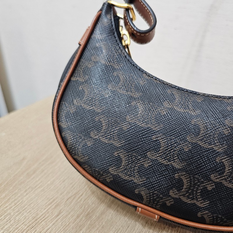 [新年回饋出清🧧] Celine凱旋門AvaTriomphe Mini半月手提包-7