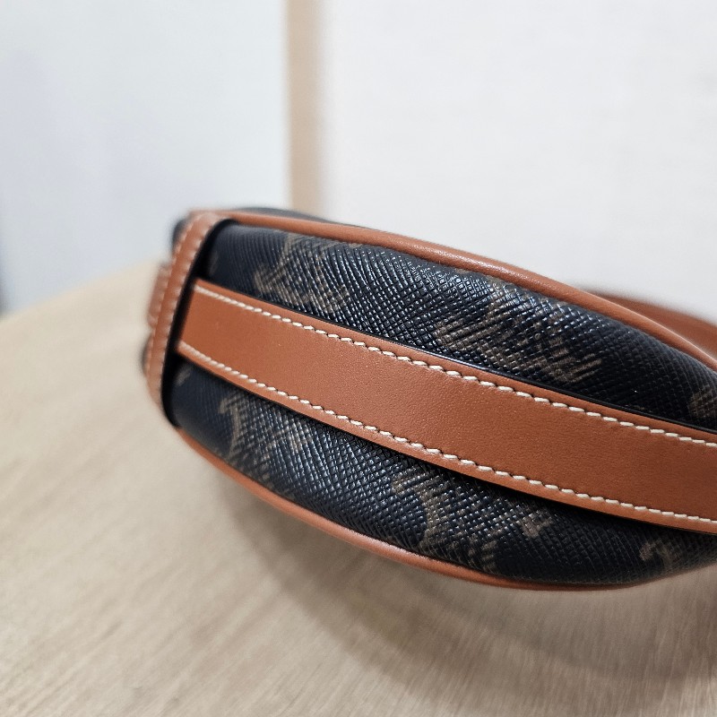 [新年回饋出清🧧] Celine凱旋門AvaTriomphe Mini半月手提包-8