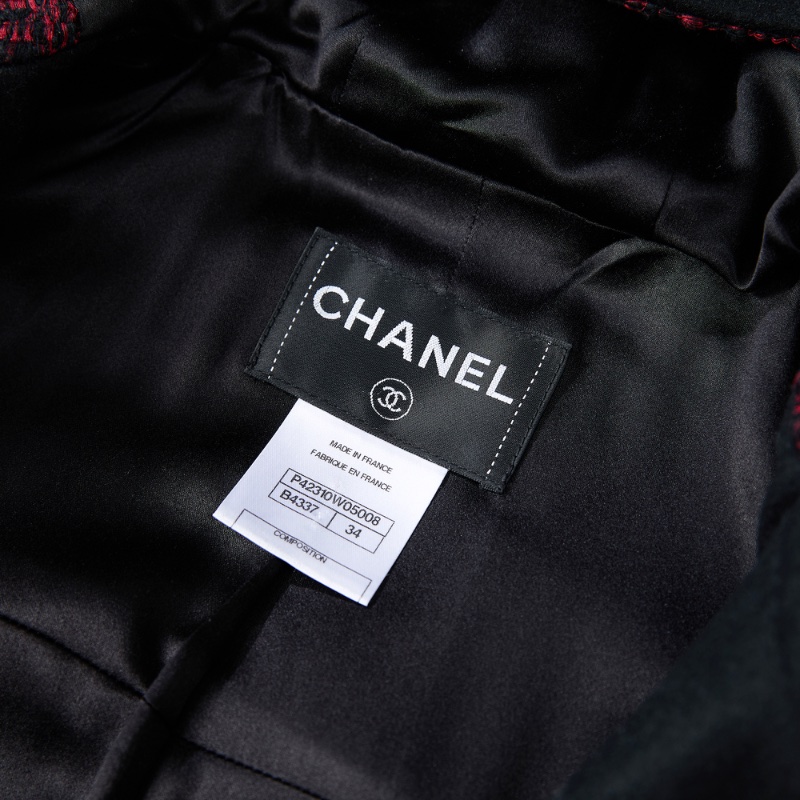❤️CHANEL 牛角釦優雅外套-10