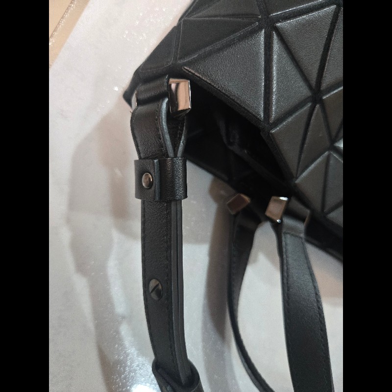 ISSEY MIYAKE 三宅一生 BAOBAO ROCK幾何真皮幾何方格兩用托包-5