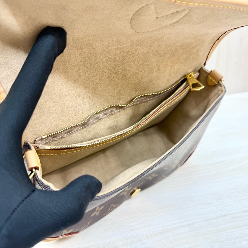 LV原花拚白色羊羔毛Diane下蓋肩側背包M46317-13