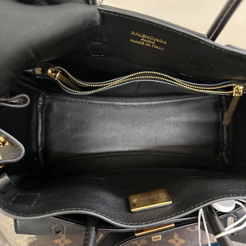 BALENCIAGA 黑金Bel Air變形金剛小號手提肩背斜背包23*15*10 98新配件塵袋-2