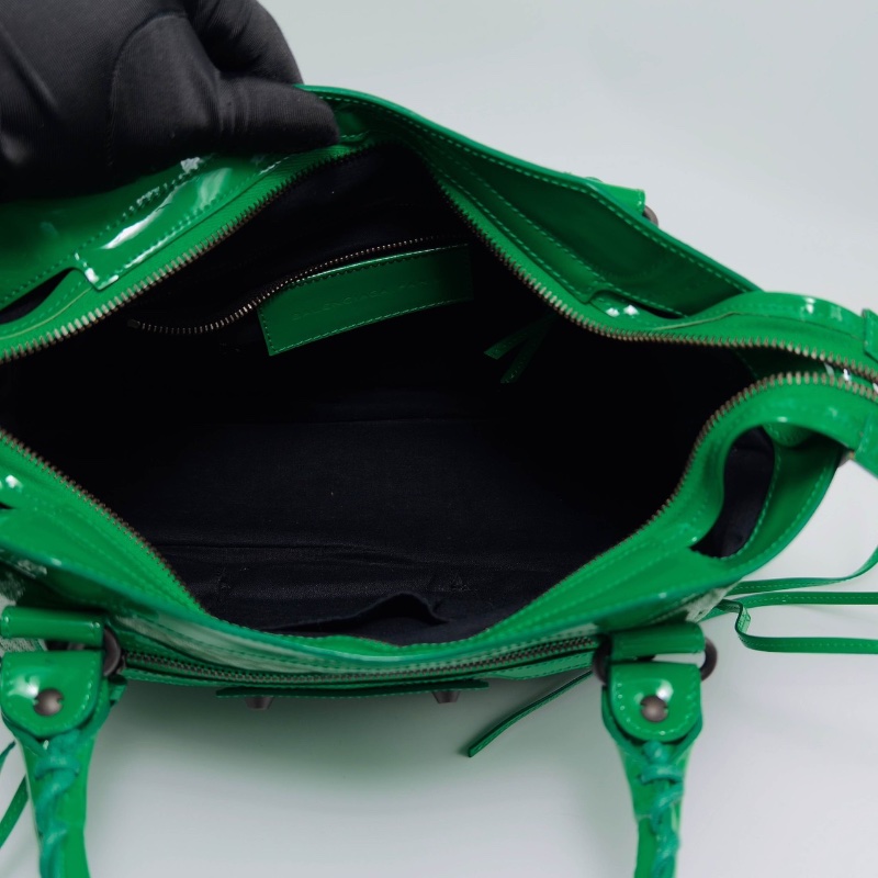 BALENCIAGA 綠色漆皮手提肩背斜背機車包32*21*8 98新配件塵袋-2