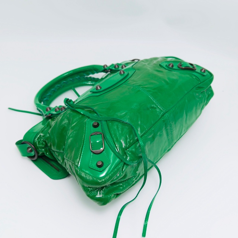 BALENCIAGA 綠色漆皮手提肩背斜背機車包32*21*8 98新配件塵袋-5