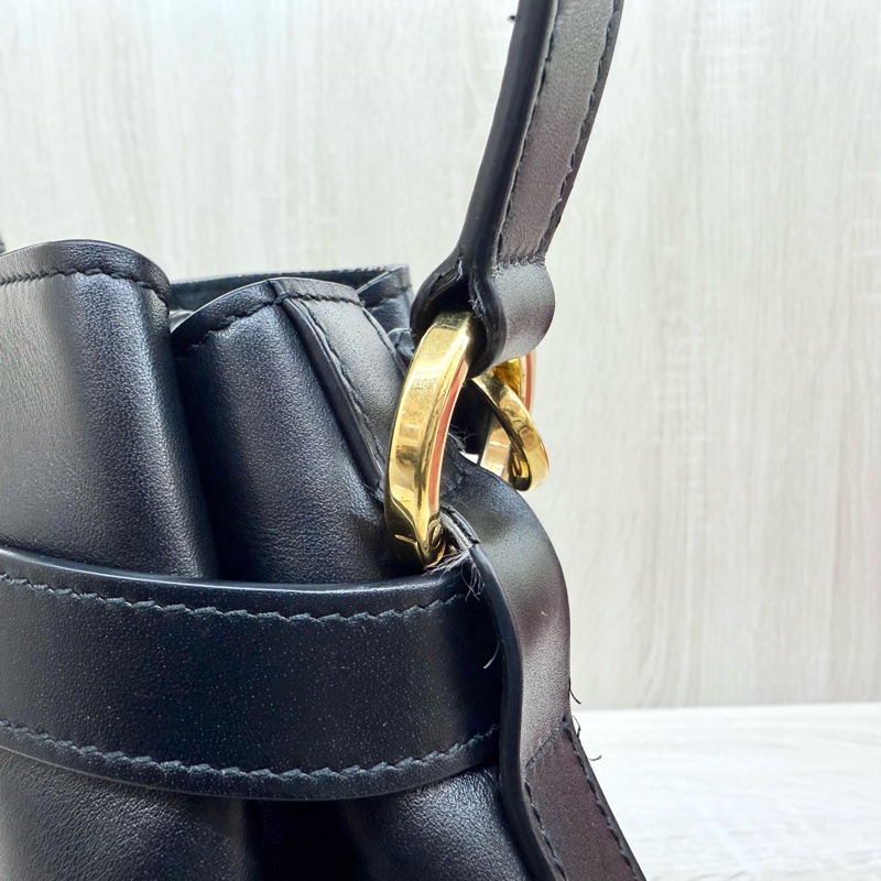 DIOR黑金牛皮cest Dior手提側背水桶包M2271UBHA-22