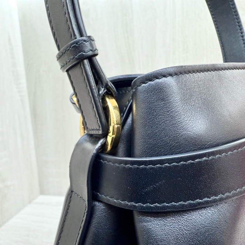 DIOR黑金牛皮cest Dior手提側背水桶包M2271UBHA-23