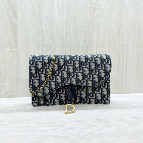 DIOR藍色緹花布Saddle中型下蓋磁吸WOC S5907CTZQ