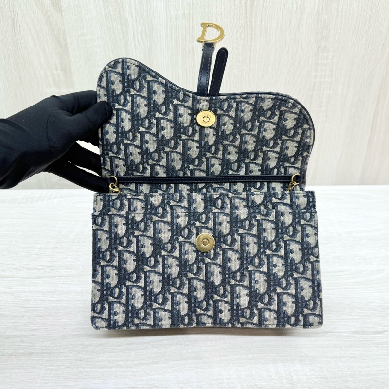 DIOR藍色緹花布Saddle中型下蓋磁吸WOC S5907CTZQ-6
