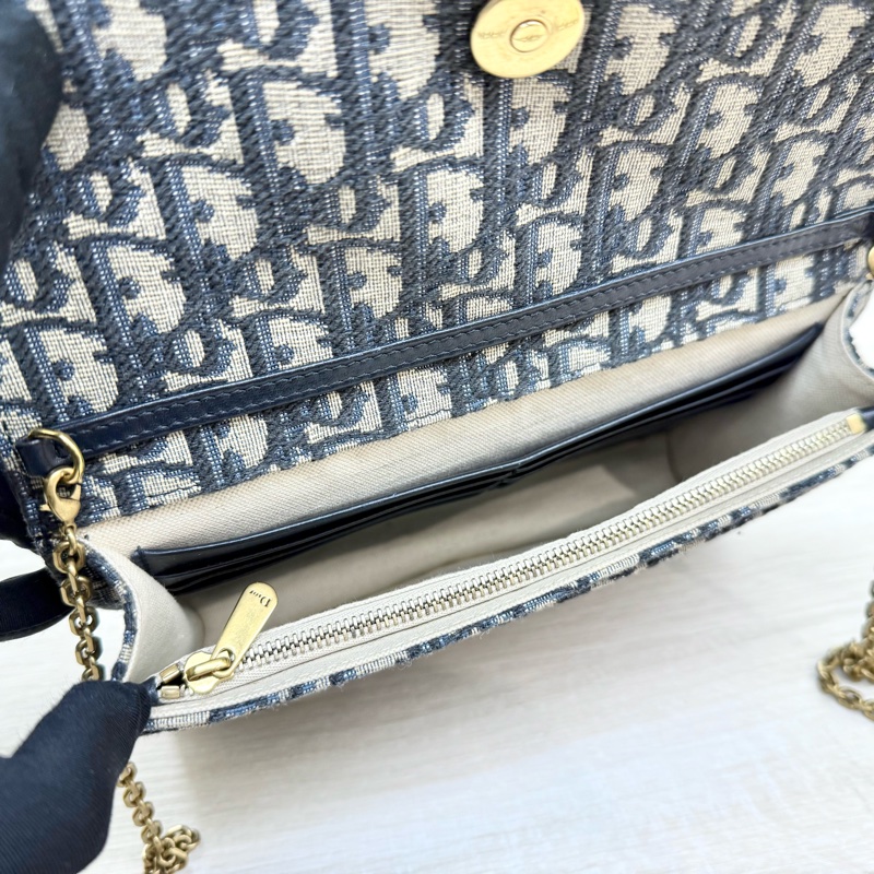 DIOR藍色緹花布Saddle中型下蓋磁吸WOC S5907CTZQ-8