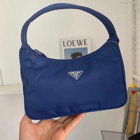 「JL精品代購」9新 Prada 深藍色 hobo腋下包