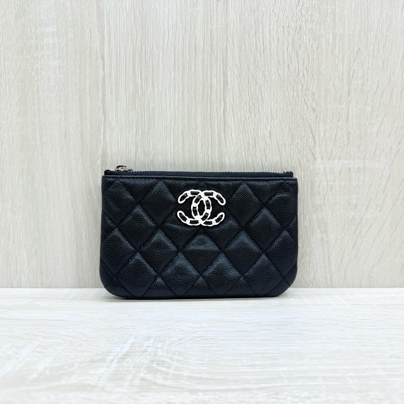 CHANEL黑色牛皮24C熊貓色19系列拉鏈零錢包-0