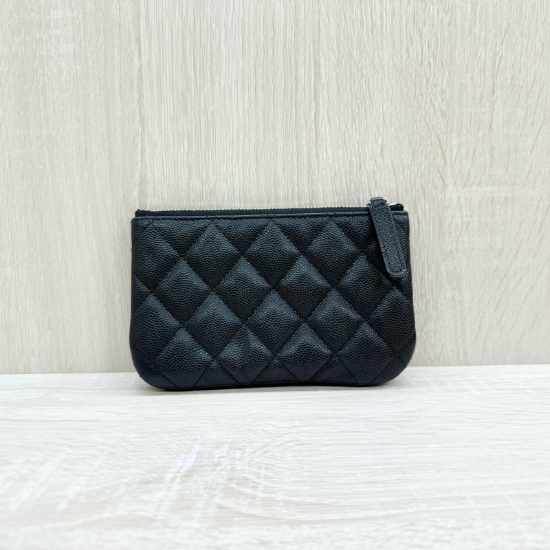 CHANEL黑色牛皮24C熊貓色19系列拉鏈零錢包-1