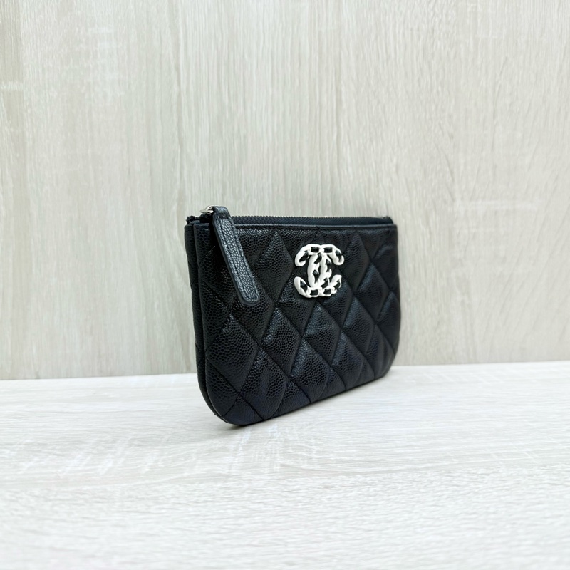 CHANEL黑色牛皮24C熊貓色19系列拉鏈零錢包-3