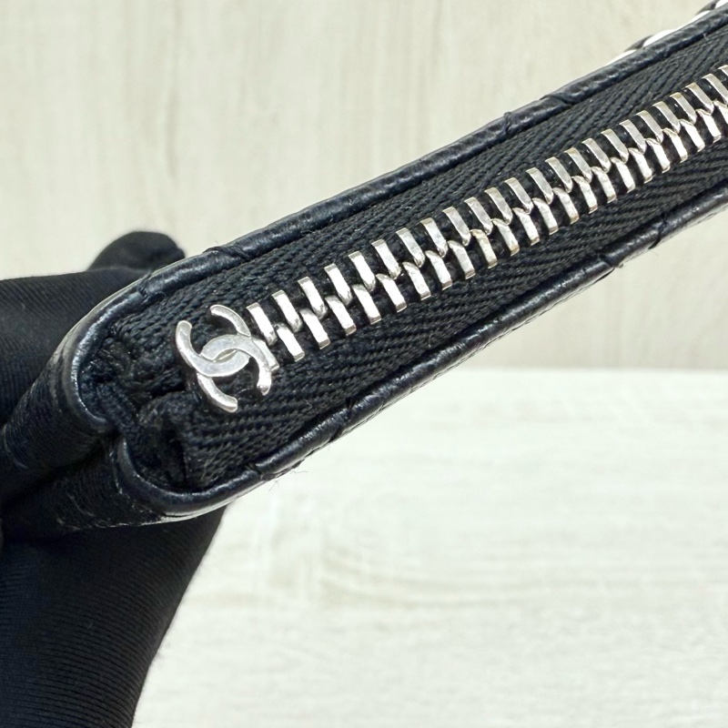 CHANEL黑色牛皮24C熊貓色19系列拉鏈零錢包-10