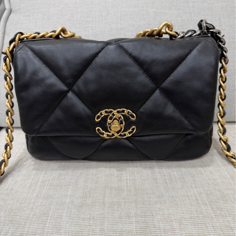 CHANEL 香奈兒 19系列 經典雙C LOGO菱格紋小羊皮三用金鍊包 黑色-5