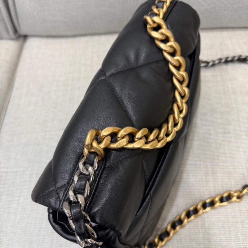 CHANEL 香奈兒 19系列 經典雙C LOGO菱格紋小羊皮三用金鍊包 黑色-15