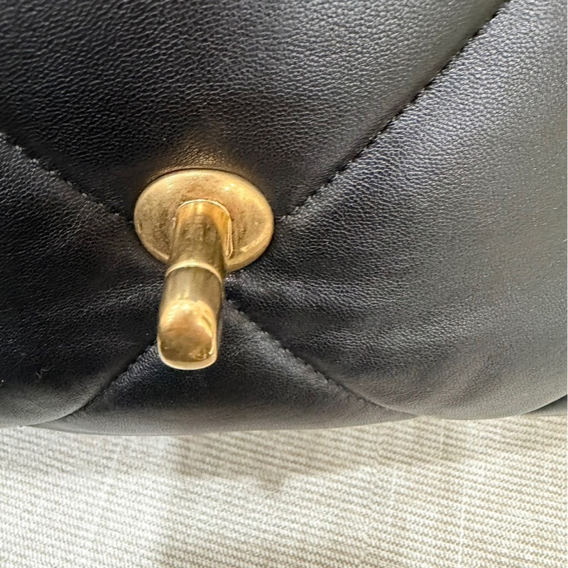 CHANEL 香奈兒 19系列 經典雙C LOGO菱格紋小羊皮三用金鍊包 黑色-21