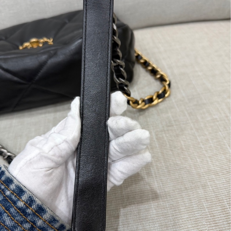 CHANEL 香奈兒 19系列 經典雙C LOGO菱格紋小羊皮三用金鍊包 黑色-29