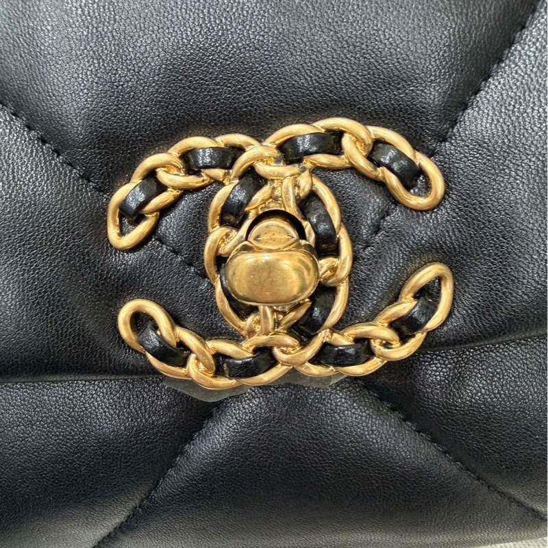 CHANEL 香奈兒 19系列 經典雙C LOGO菱格紋小羊皮三用金鍊包 黑色-34
