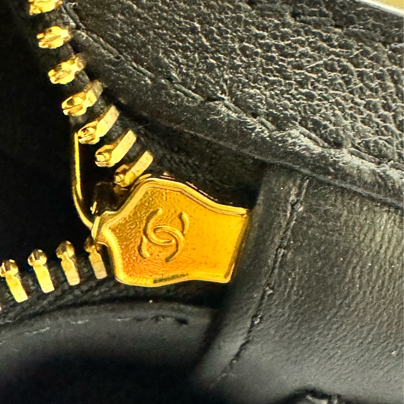 Chanel 手提長盒子化妝包 黑色金扣荔枝牛皮-22