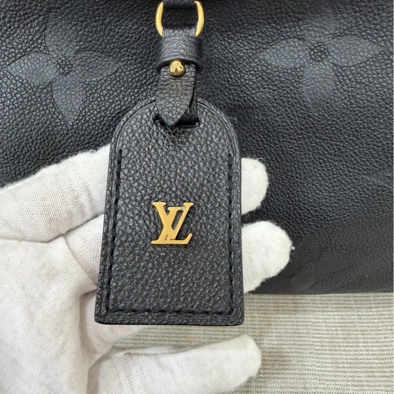 LV M46288經典CarryAII PM系列Monogram Empreinte 皮革壓花肩背包 斜背包（黑色）-19
