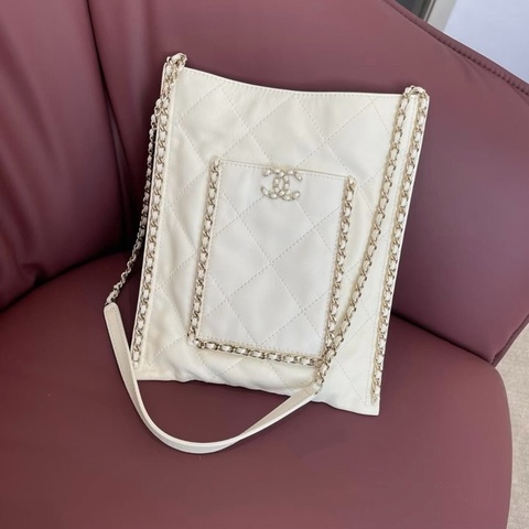 Chanel 小牛皮晶片皮穿鏈 購物袋 Tote奶昔白很溫柔的顏色