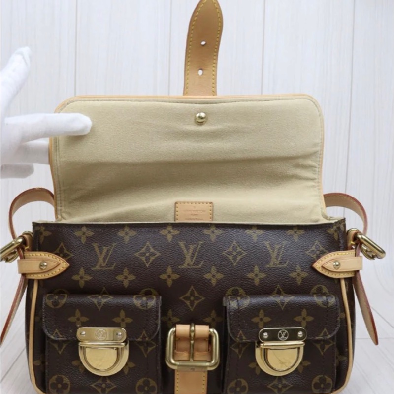 「JL精品代購」9新 Lv曼哈頓塞納河老花腋下包-8