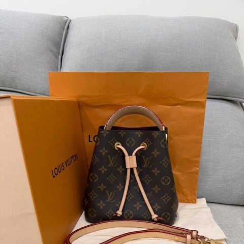 LV M46581 經典Monogram NANO NOE水桶包 手提包 斜背包
