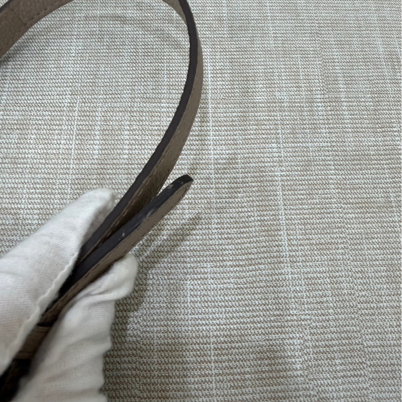 LV M46291 NANO 壓紋迷你水桶包（灰/奶油色）-23