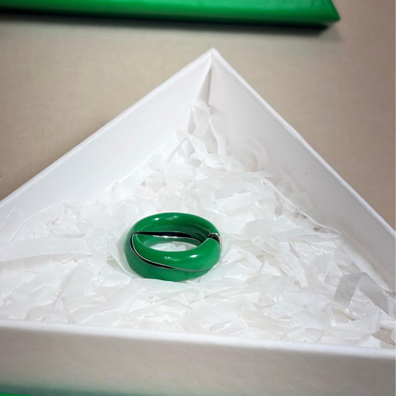 🎁全新盒裝 BV Bottega Veneta 葆蝶家鸚鵡綠 琺瑯 925純銀戒指💍 11號-4